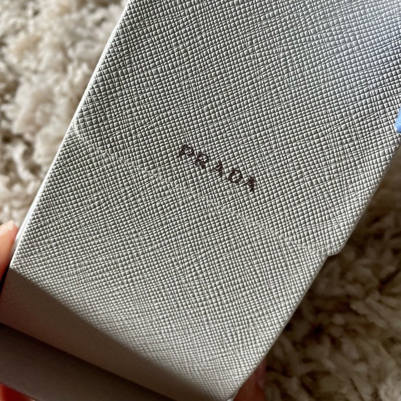 PRADA Minimal Baroque Round Tortoise Sunglasses - Picture 7 of 13